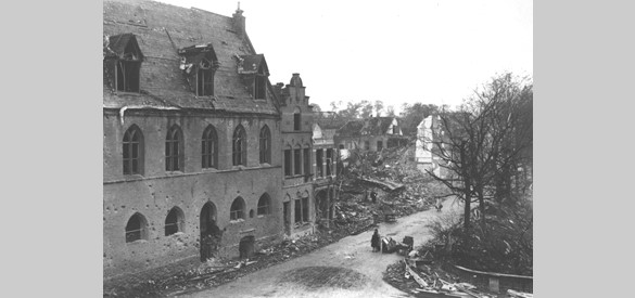 Verwoestingen na het bombardement van 14 oktober 1944